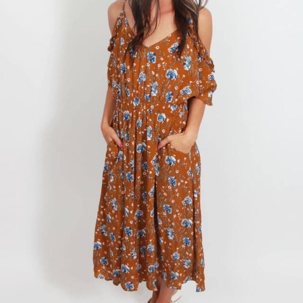 Gorgeous fall toned dress with pockets!